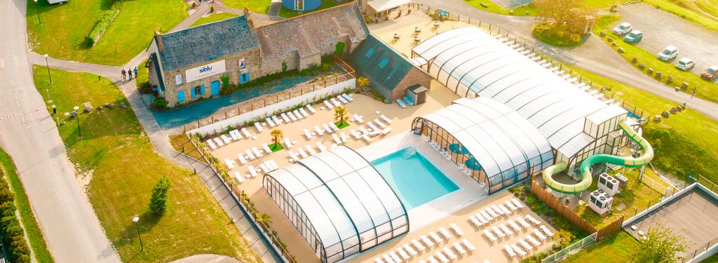 La piscine du Domaine de Litteau vu de Drone