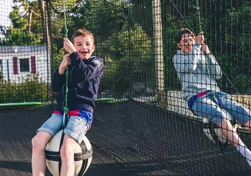 Jeux enfants avec corde